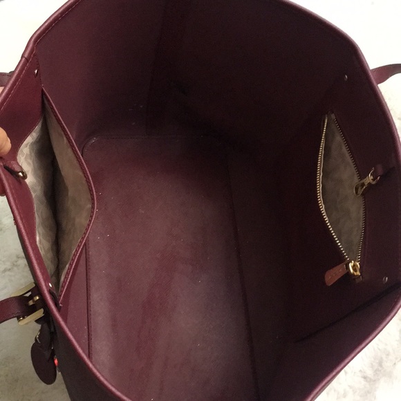 Michael Kors voyager tote - Picture 4 of 6